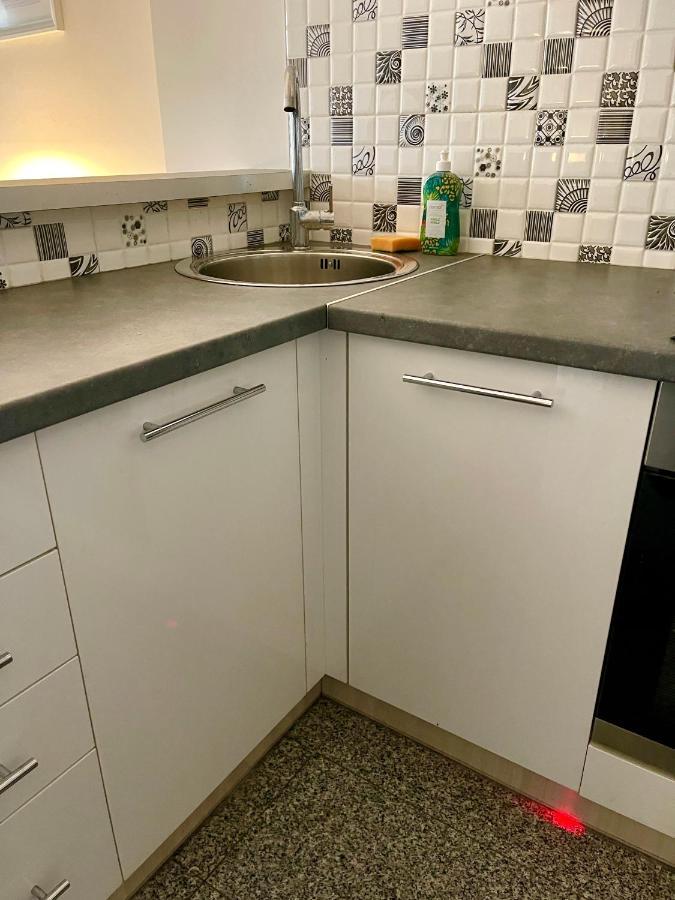 Decor 2 Metro Fast Wifi 55'Tv Netflix Hbo Cozy Apartment Warsawa Bagian luar foto