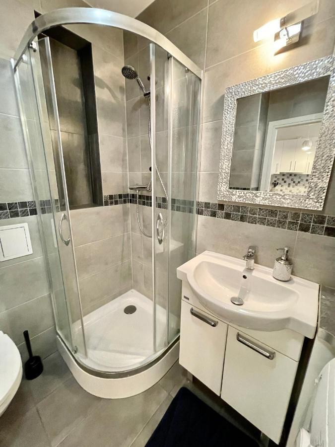 Decor 2 Metro Fast Wifi 55'Tv Netflix Hbo Cozy Apartment Warsawa Bagian luar foto